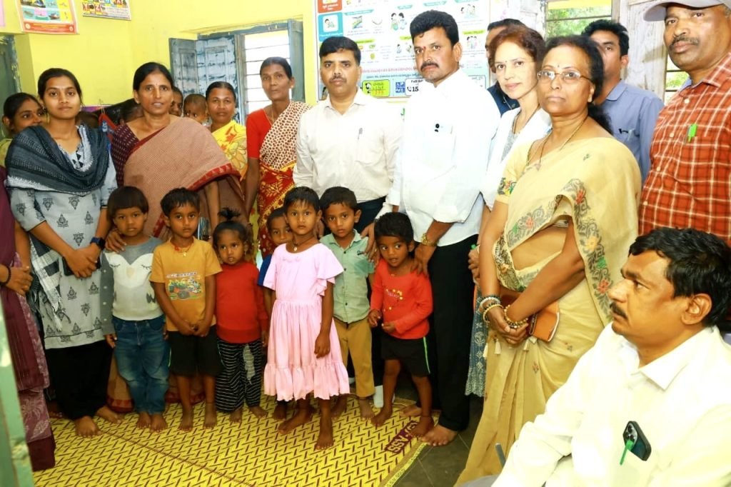Nalgonda District Collector Chandrashekhar : అంగన్వాడీ కేంద్రాన్ని జిల్లా కలెక్టర్ ఆకస్మికతనిఖీ, ఆయా అంశాలపై ఆరా 