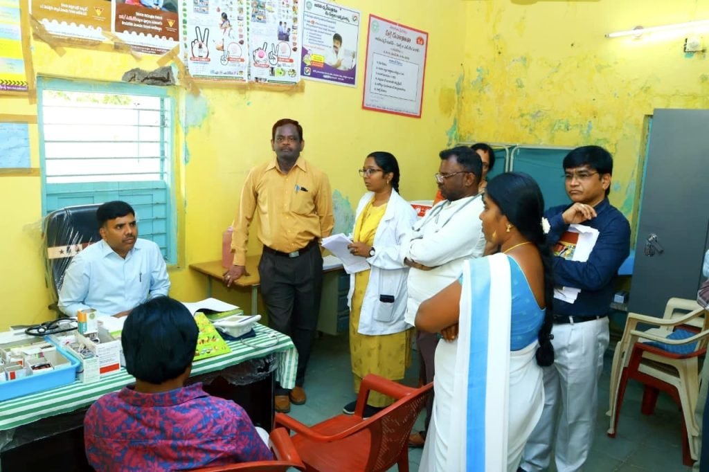District Collector Chandrashekhar : నల్లగొండ జిల్లాలో పీహెచ్సీ లో కలె క్టర్ చంద్రశేఖర్ ఆకస్మిక తనిఖీ 