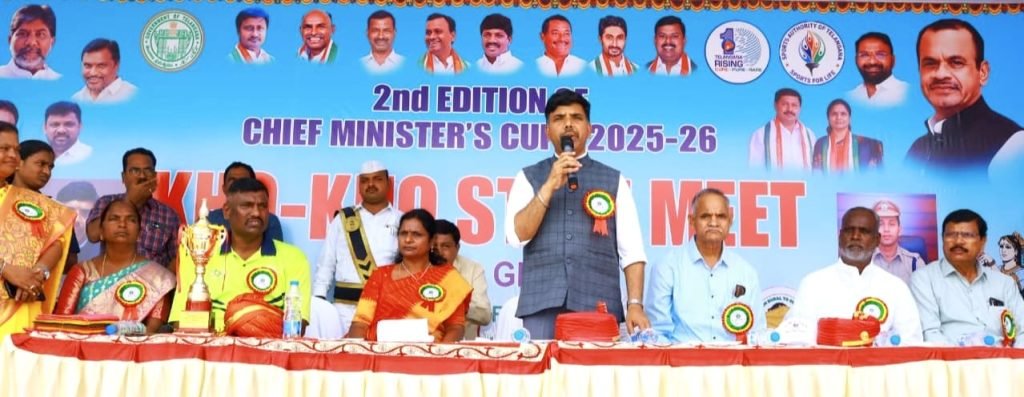 Nalgonda Collector Chandrashekhar : విద్యార్థులు చదువుతో పాటు విధి గా క్రీడలలో రాణించాలి