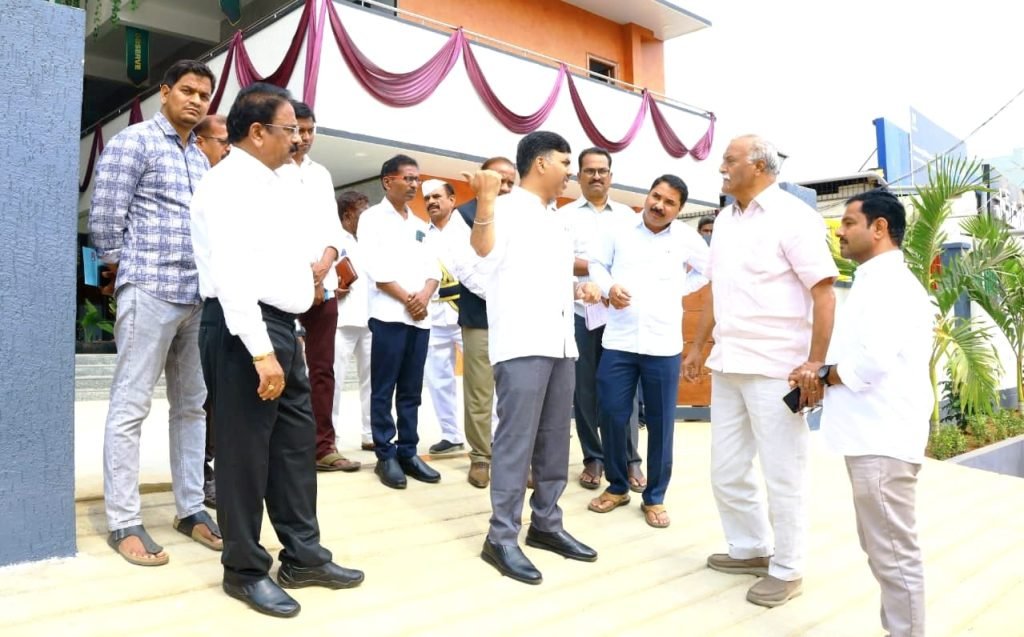 Nalgonda Collector Chandrasekhar : నల్లగొండ కలెక్టర్ అప్పీల్, ప్రైవేట్ పాఠశాలకు మిoచి ప్రభుత్వ పాఠ శాలల్లో విద్యనoదించాలి 