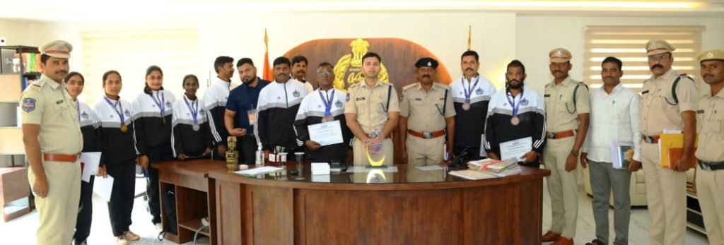 Nalgonda SP Sharath Chandra Pawar: స్పోర్ట్స్ అండ్ గేమ్స్ మీట్–2026 విజేతలకు ఎస్పీ అభినందనలు 