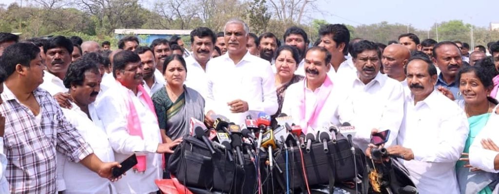 BRS Ex Minister Harish : మాజీ మంత్రి హరీష్ కీలక వ్యాఖ్య, బీఆర్ఎస్ నాయకుల అక్రమ అరె స్టులు మాని ఆసుపత్రుల నిర్మాణం పూర్తి చేయడం సీఎం దృష్టిపెట్టాలి