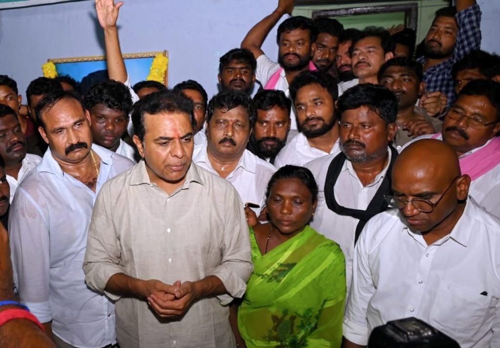 Ex Minister KTR : మాజీమంత్రి కేటీఆర్ కీలక వ్యాఖ్య, కర్లరాజేష్ కేసులో పోలీసులను భర్తరఫ్ చేయాలి 