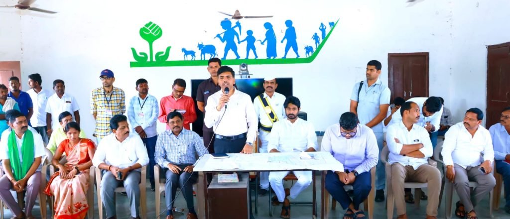 District Collector Badugu Chandrasekhar : ఒకే ప్రాంగణంలో సమగ్ర విద్యాస దుపాయాల కల్పనే ప్రభుత్వ ల క్ష్యం 