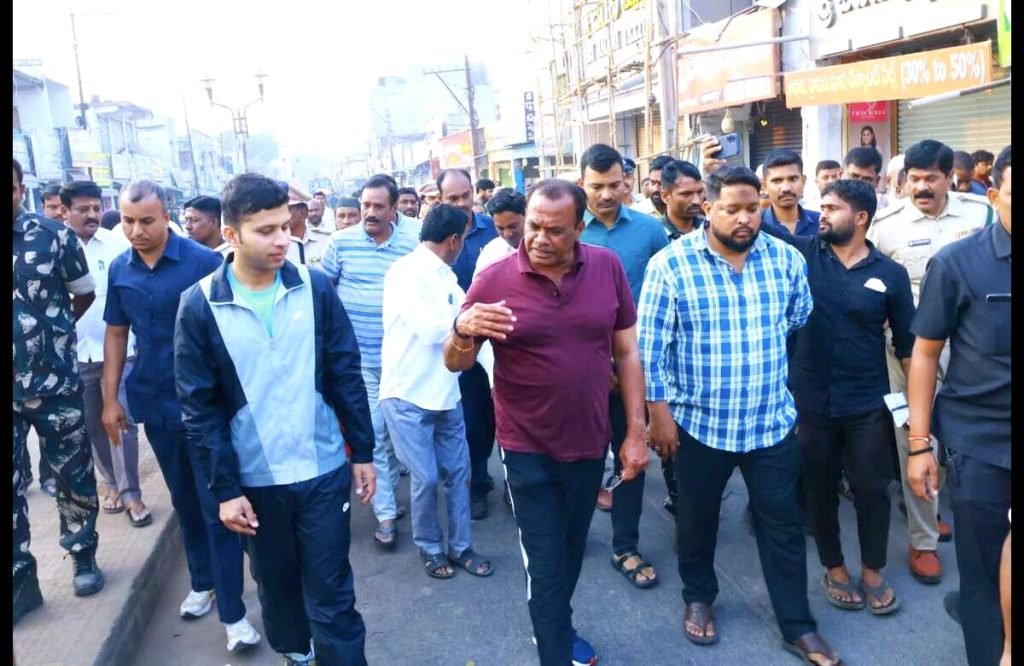 Minister komatireddy venkatreddy: బిగ్ బ్రేకింగ్, నల్లగొండలో తెల్లవారుజామునే మంత్రి కోమటిరెడ్డి వెంకటరెడ్డి క్షేత్రస్థాయి విస్తృతపర్యటన