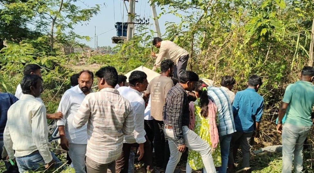 Kodad Road Accident : బిగ్ బ్రేకింగ్, కోదాడలో ఘోర రోడ్డు ప్రమాదం, ఇద్దరి దుర్మరణం 