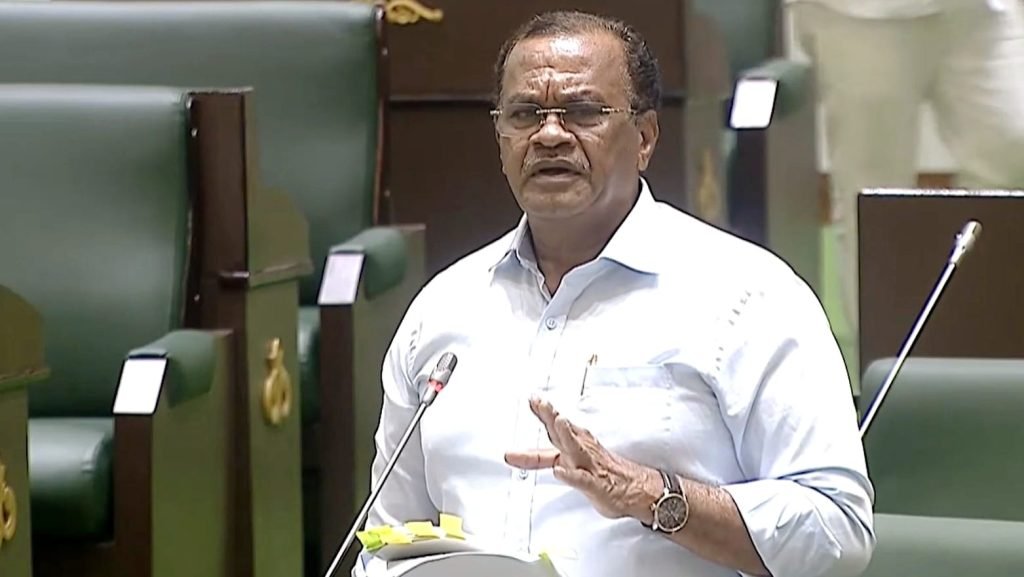 Minister Komatireddy Venkat Reddy : మంత్రి కోమటిరెడ్డి వెంకటరెడ్డి కీల క వ్యాఖ్య, దేశఆర్థికాభివృద్ధికి ర హదారుల అభివృద్ధికి ఊతం 