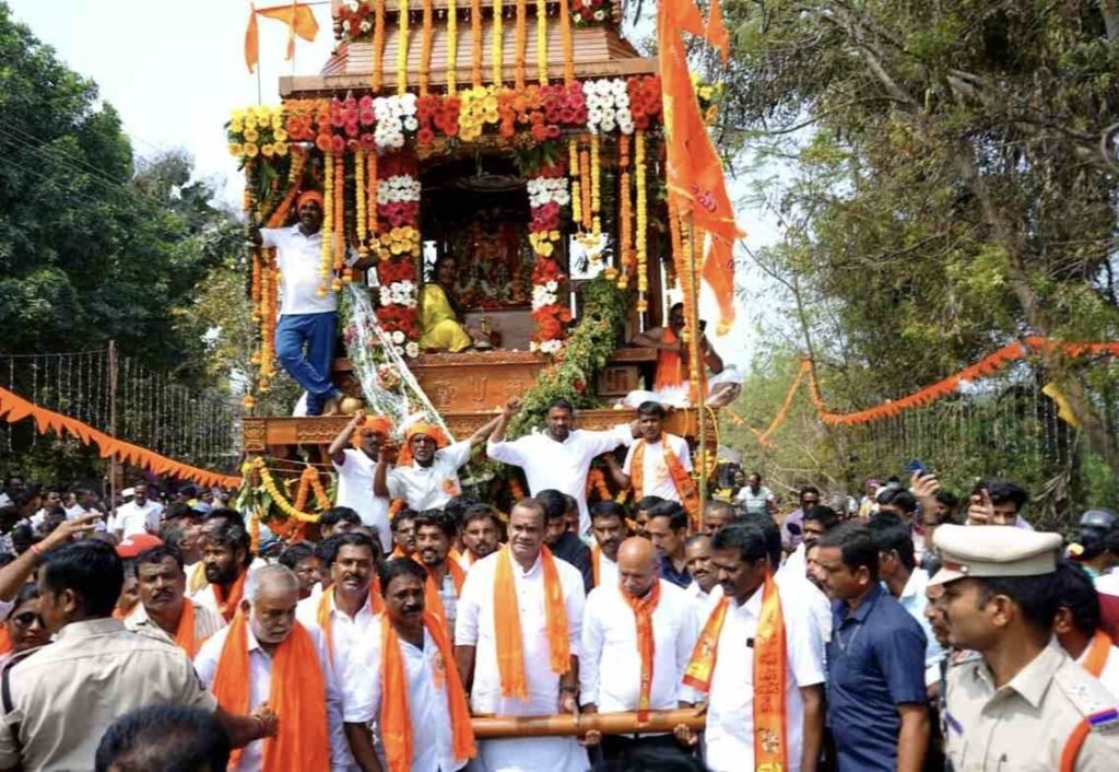 Minister komatireddy venkatreddy : బిగ్ బ్రేకింగ్, రాములబండలో సీతారామచంద్రస్వామి బ్రహ్మోత్సవాల్లో పాల్గొన్న మంత్రి కోమటిరెడ్డి వెంకటరెడ్డి