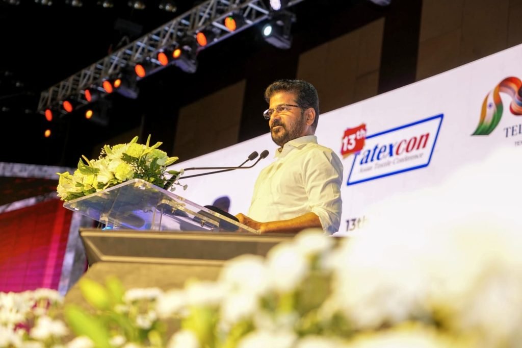 CM Revanth Reddy : సీఎం రేవంత్ రెడ్డి కీలక వ్యాఖ్య, దక్షిణాసియాలోనే గొప్పటెక్స్‌టైల్ రాజధానిగా తెలంగాణను తీర్చిదిద్దుతాం 