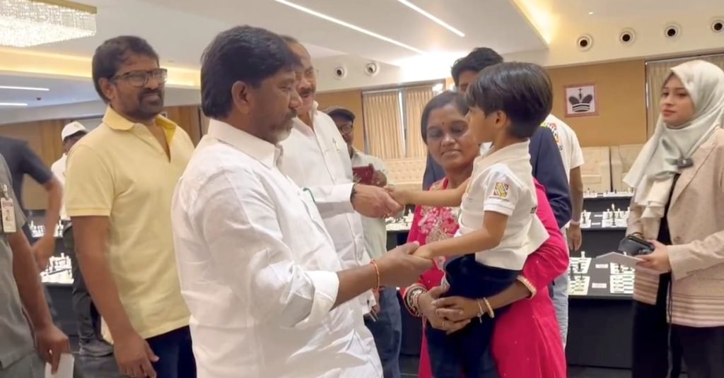 Youngest Chess World Records : బిగ బ్రేకింగ్, చెస్‌లో అరుదైన ఘ నత, 2ఏళ్ల 11 నెలల బాలుడు నె లకొల్పిన రెండు ప్రపంచ రికార్డులు 