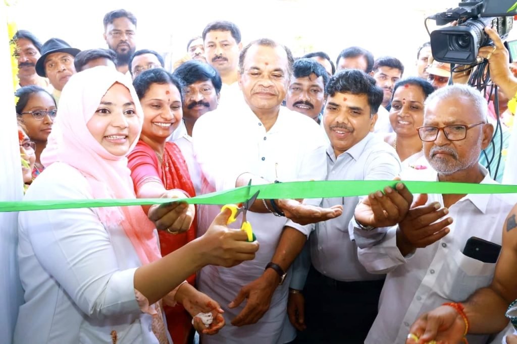 Minister komatireddy venkatreddy  : మంత్రి కోమటి రెడ్డి వెంకటరెడ్డి కీలక వ్యాఖ్య, నల్లగొండ మాన్యంచెల్క పిహెచ్ సికి ప్రతీక్ ఫౌండేషన్ రూ. 50 లక్షలు వెచ్చించింది 
