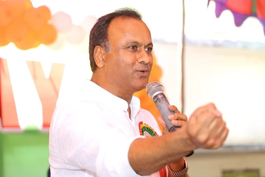 MLA Komatireddy Rajagopal Reddy : మునుగోడు ఎమ్మెల్యే కోమటిరెడ్డి రాజగోపాల్ రెడ్డి ఆకాంక్ష, ప్రభుత్వ విద్యావ్యవస్థలో సమూల మార్పు లు రావాల్సి ఉంది 