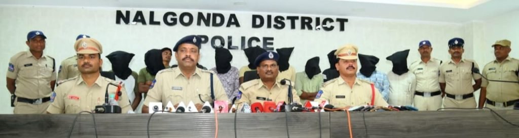 VIP Scam WAVE Fraud : బిగ్ బ్రేకింగ్, విప్స్(vips) ముసుగు లో వందల కోట్ల మాయాజాలం, మళ్లీ వేవ్(WAVE)తో రంగంలోకి దిగి బుక్కయ్యారు