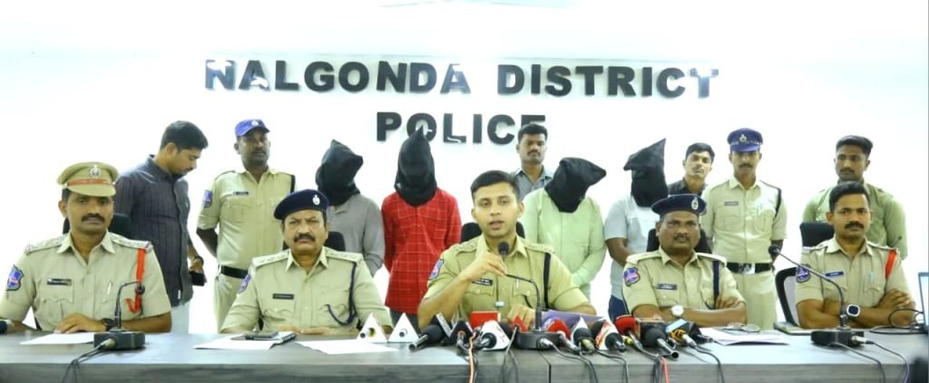 Nalgonda SP Sharath Chandra Pawar : బిగ్ బ్రేకింగ్, బట్టబయలైనడిజిటల్ దుర్మార్గుల బాగోతం, రూ. 2.6 కో ట్ల ఎస్బిఐ భారీ కుంభకోణాన్ని ఛే దించిన నల్గొండ పోలీసులు