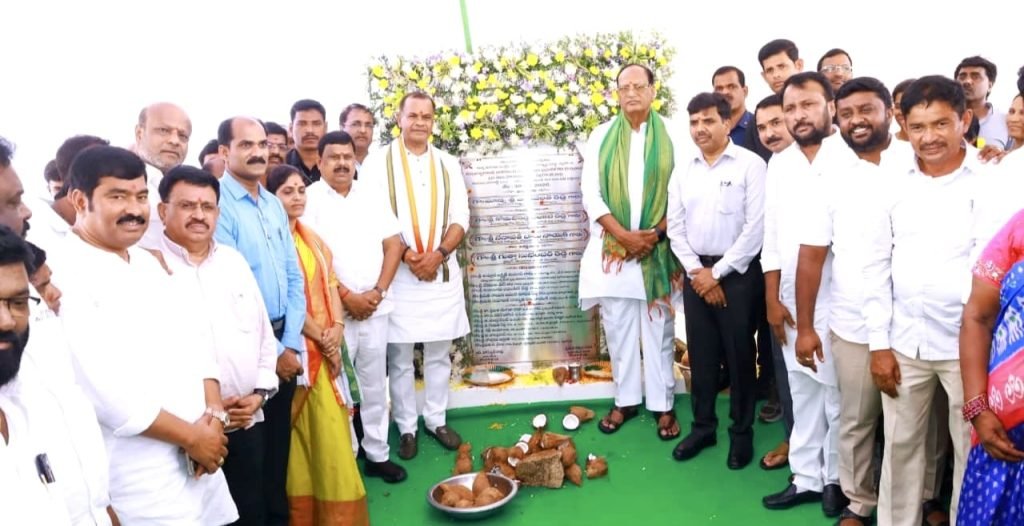 Legislative Council Chairman Gutta Sukender Reddy: శాసన మండలి చైర్మన్ గుత్తాసుఖేందర్ రెడ్డి కీలకవ్యాఖ్య, పేదవిద్యార్థులకు విద్యసహా అన్నీఉచితంగా అందించాల్సిన అవసరముoది 