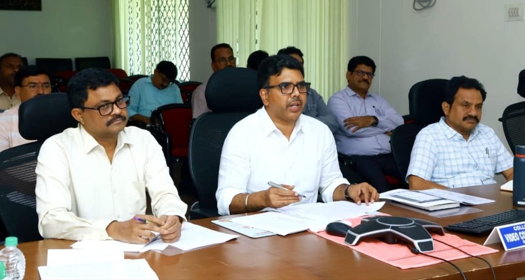 Nalgonda Collector alert heavy rains : నల్లగొండ కలెక్టర్ అలెర్ట్, రానున్న మూడు, నాలుగు రోజులు అకాల వర్షాలు కురిసే అవకాశం