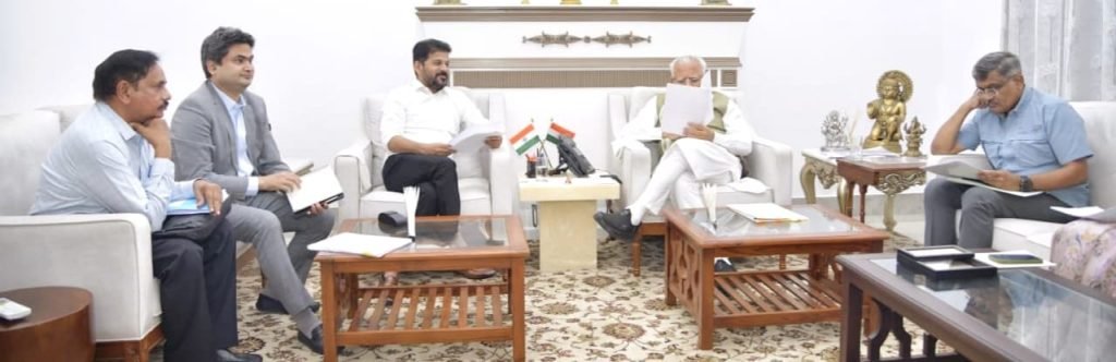 CM Revanth Reddy Hyderabad metro : కేంద్ర మంత్రిని కలిసిన సీఎం రేవం త్, హైద‌రాబాద్ మెట్రో ఫేజ్‌-IIకు ఆ మోదం తెల‌పాల‌ని వినతి 