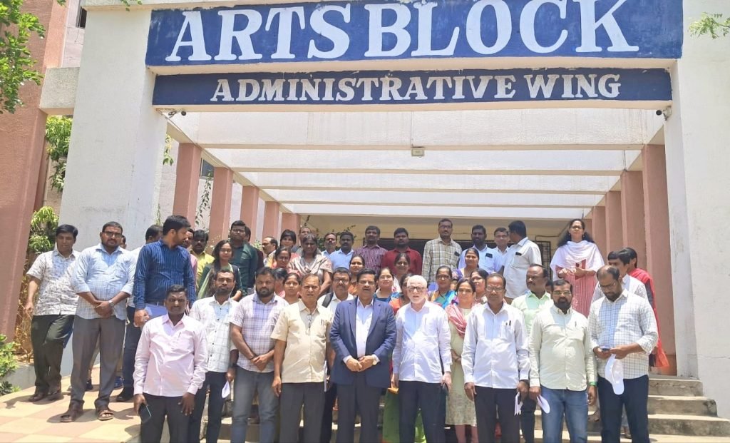 MG University Higher education chairman : ఉన్నత విద్యా మండలి చైర్మన్ బా లకృష్ణారెడ్డి కీలక వ్యాఖ్య, సంస్కర ణలతో సవాళ్లకు పరిష్కారాలు 