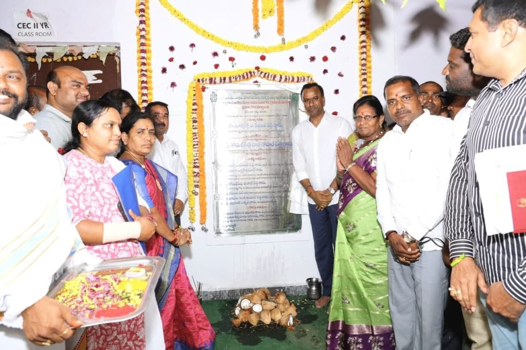MLA Komatireddy Rajagopal Reddy : మునుగోడుఎమ్మెల్యే రాజగోపాల్ రెడ్డి కీలక వ్యాఖ్య, ‘గుడి’లో రాజ కీయం వద్దు, ‘బడి’లో సమస్యలుం డొద్దు