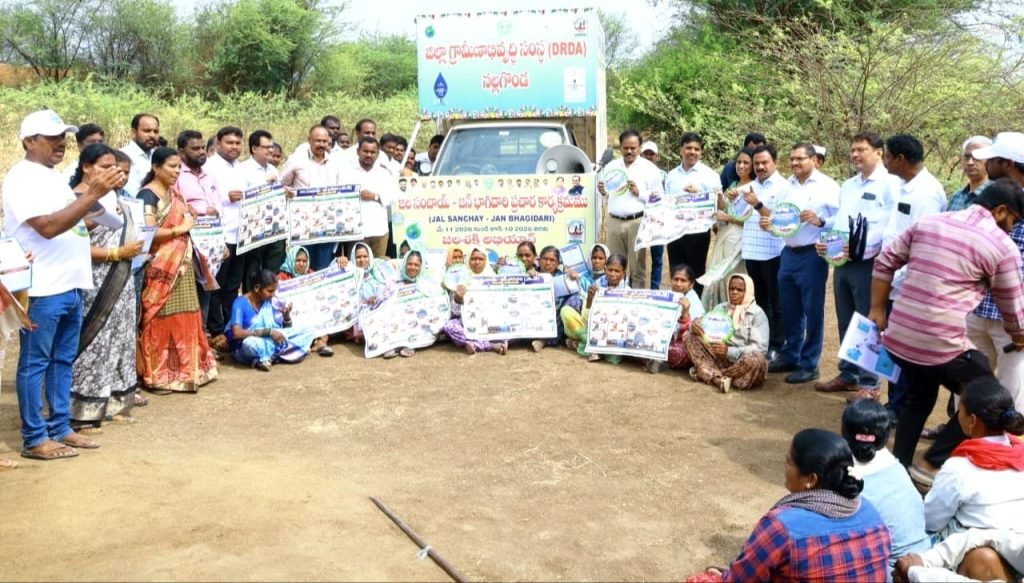 Special Chief Secretary Dana Kishore : గ్రామీణా భివృద్ధిశాఖ స్పెషల్ చీఫ్ సెక్రటరీ దానకిషోర్ కితాబు, ఉపా ధికూలీల నమోదులో రాష్ట్రంలోనే నల్లగొండ జిల్లా ముందంజ 