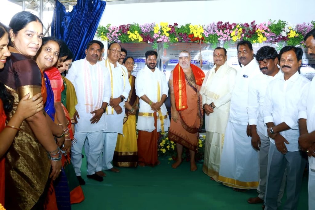 Cm Revanth Reddy yadadri temple : బిగ్ బ్రేకింగ్, అధ్యాత్మికవైభవం వైపు యాదాద్రి, రూ.100 కోట్లతో సీఎం రేవంత్ పలు శంకుస్థాపనలు