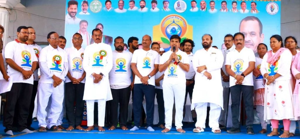 Nalgonda collecter yogaday celebrations : నల్లగొండ కలెక్టర్ చంద్రశేఖర్ కీలక వ్యాఖ్య, యోగతోనే ఆరోగ్యవంతమైన సమాజం సుసాధ్యం