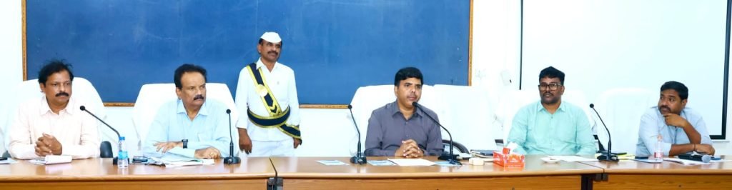 Nalgonda Collector Chandrasekhar : నల్లగొండ కలెక్టర్ కీలక ఆదేశం, మీ -సేవ కేంద్రాల్లో అధిక చార్జీలు వ సూలు చేయొద్దు